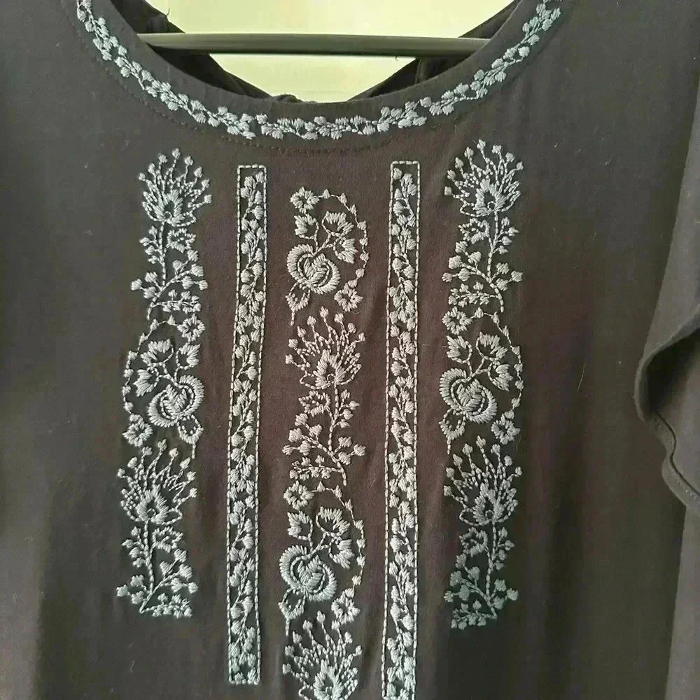 LOFT Women's Boho Dress Large Navy Blue Embroidered Flutter Sleeve Back Tie EUC!